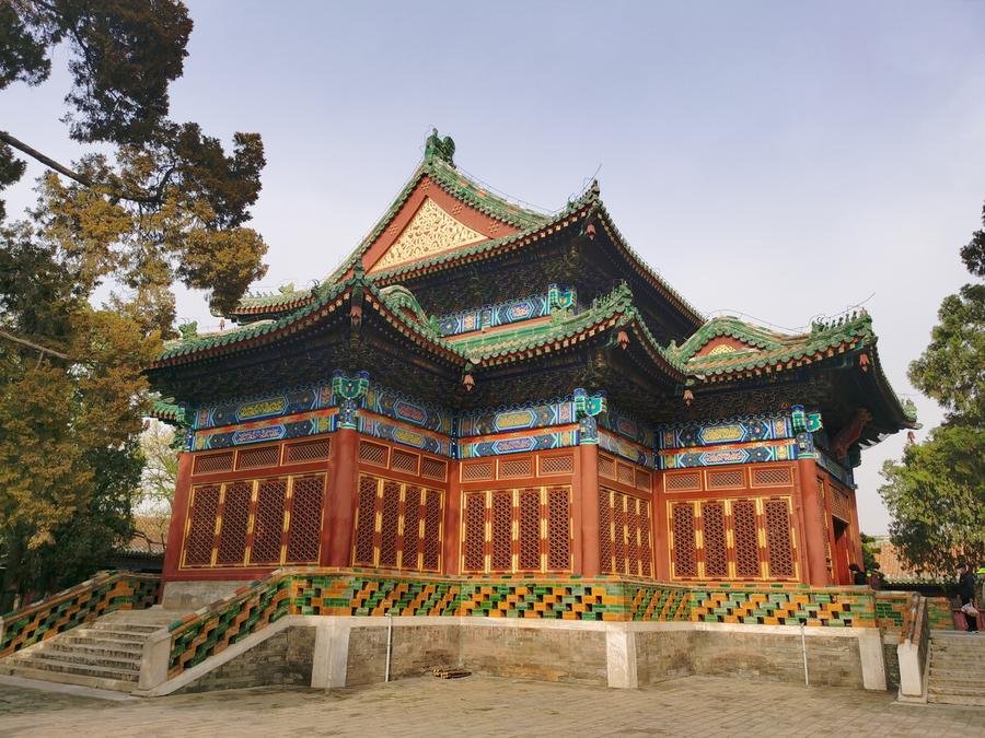 chengguang-hall-at-beihai-park chengguang-hall-at-beihai-park