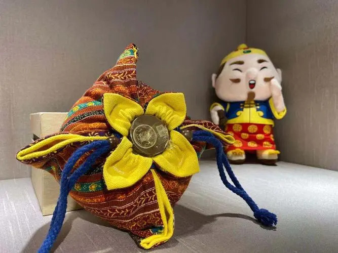 chinese-handicrafts-in-silk-street-market chinese-handicrafts-in-silk-street-market