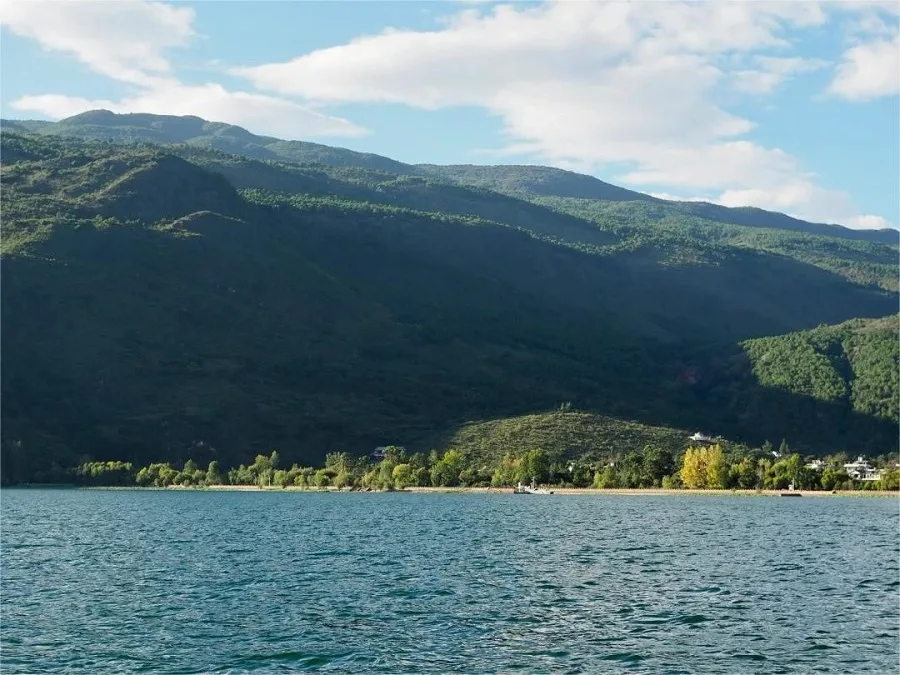 cibi-lake-in-erhai-lake-jpg cibi-lake-in-erhai-lake-jpg