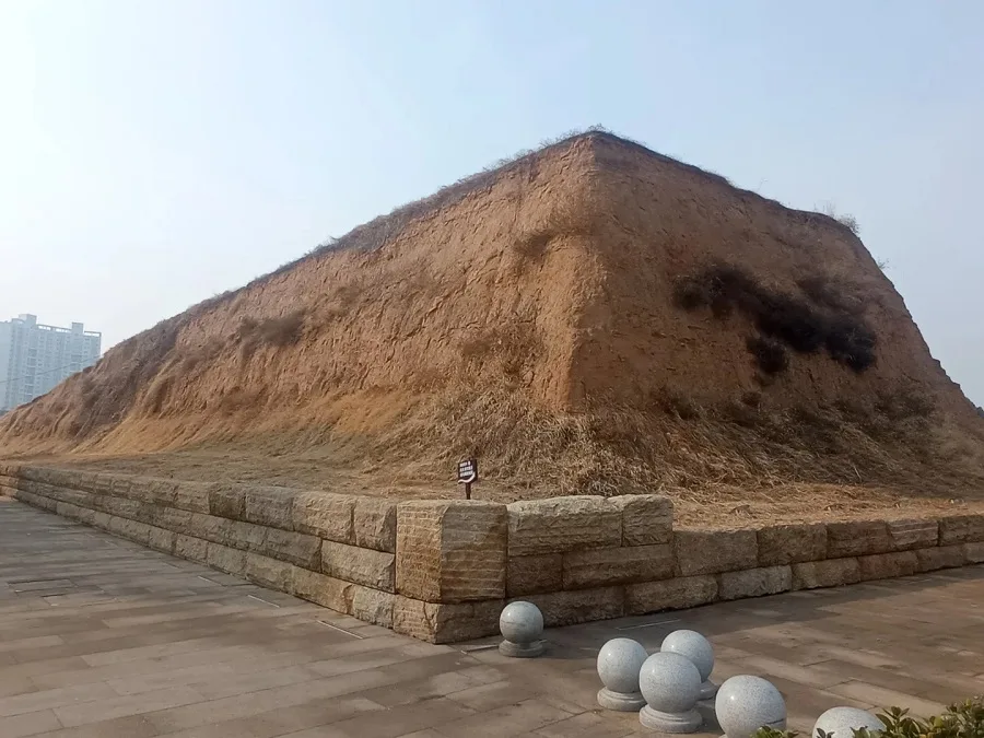 city-wall-ruins-in-zhengzhou-shang-dynasty-city-jpg city-wall-ruins-in-zhengzhou-shang-dynasty-city-jpg
