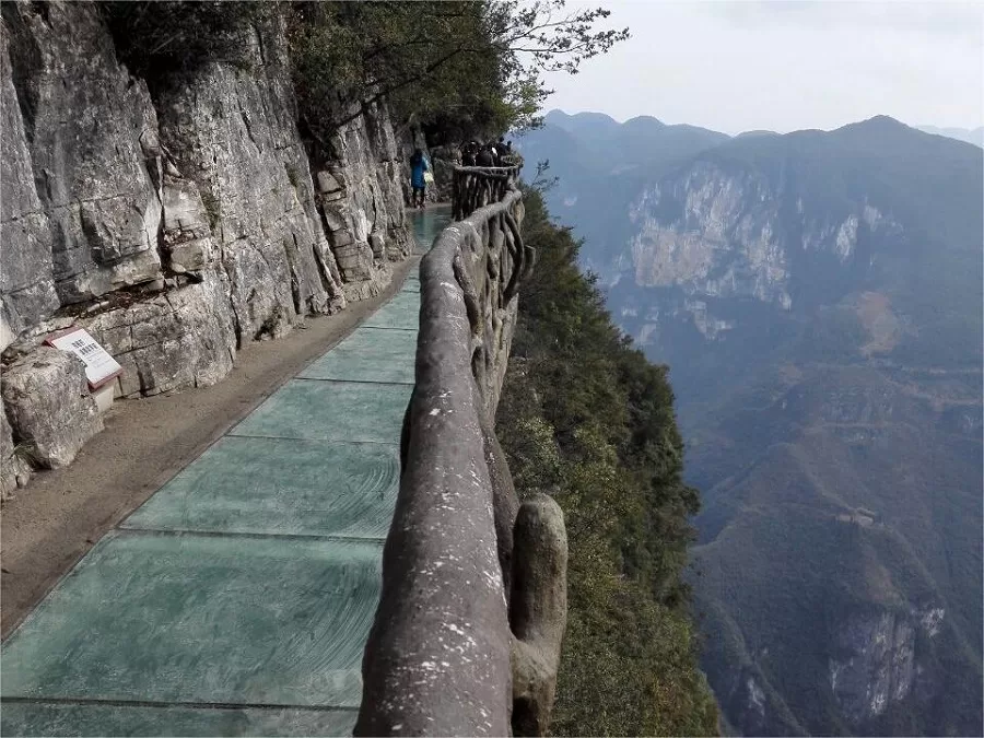 cliffside-board-walk-in-yunyang-longgang-scenic-area-jpg cliffside-board-walk-in-yunyang-longgang-scenic-area-jpg