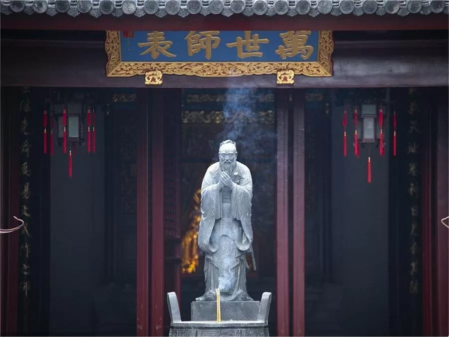 confucius-statue-in-shanghai-confucian-temple-jpg confucius-statue-in-shanghai-confucian-temple-jpg
