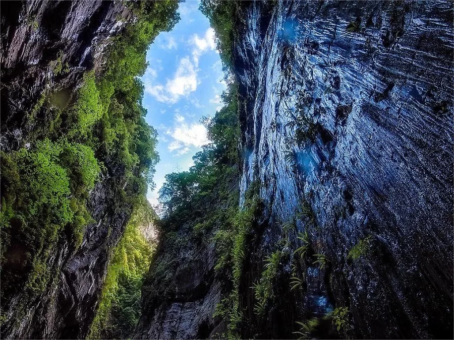 copper-and-iron-wall-in-wuling-great-rift-valley-jpg copper-and-iron-wall-in-wuling-great-rift-valley-jpg