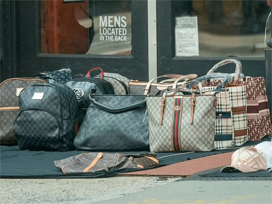 counterfeit-good-in-silk-street-market-jpg counterfeit-good-in-silk-street-market-jpg