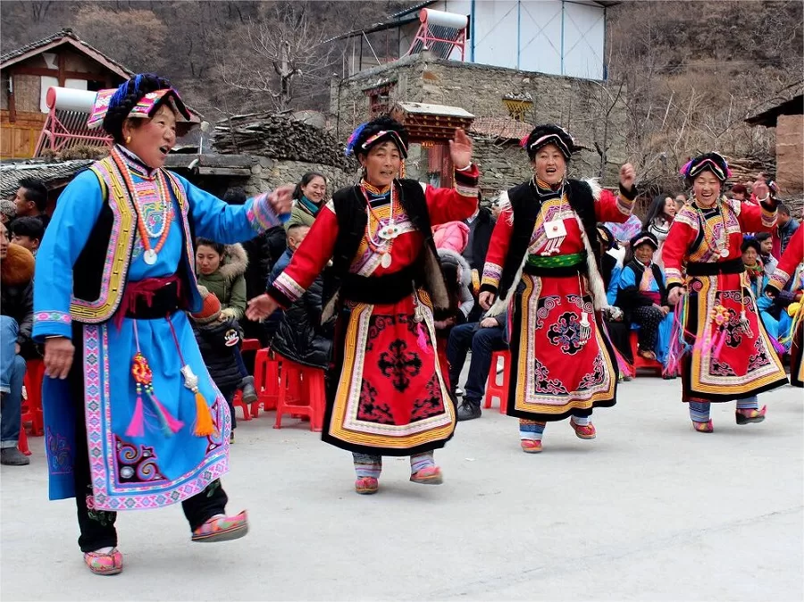 cultural-enounter-in-dagu-glacier-jpg cultural-enounter-in-dagu-glacier-jpg