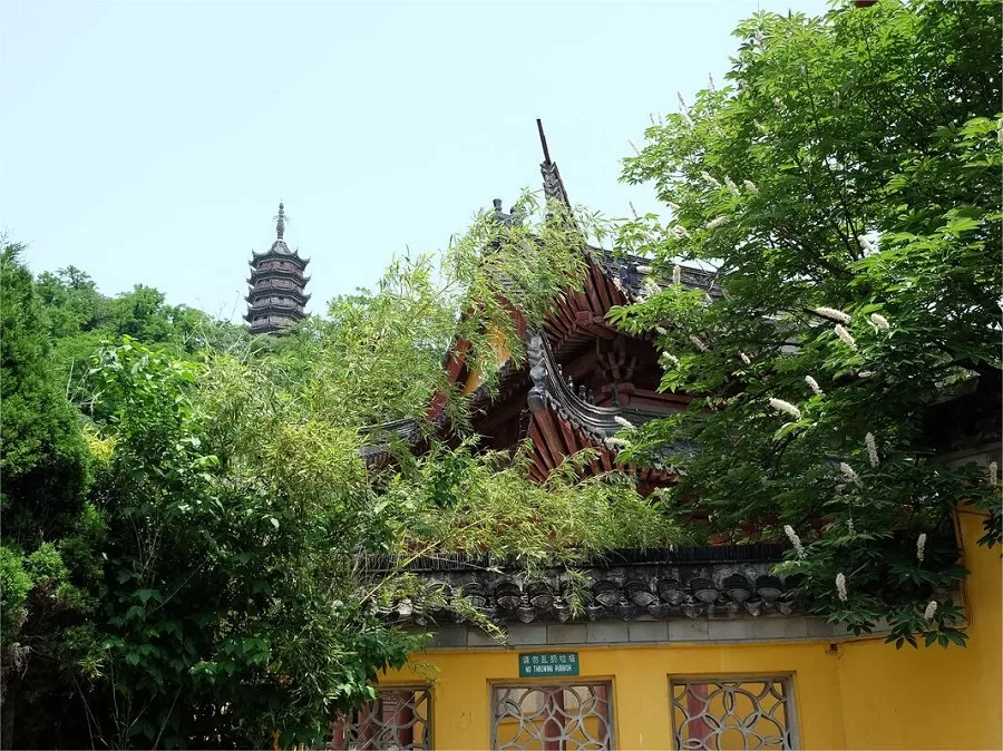 dinghui-temple-in-jiaoshan-park-jpg dinghui-temple-in-jiaoshan-park-jpg
