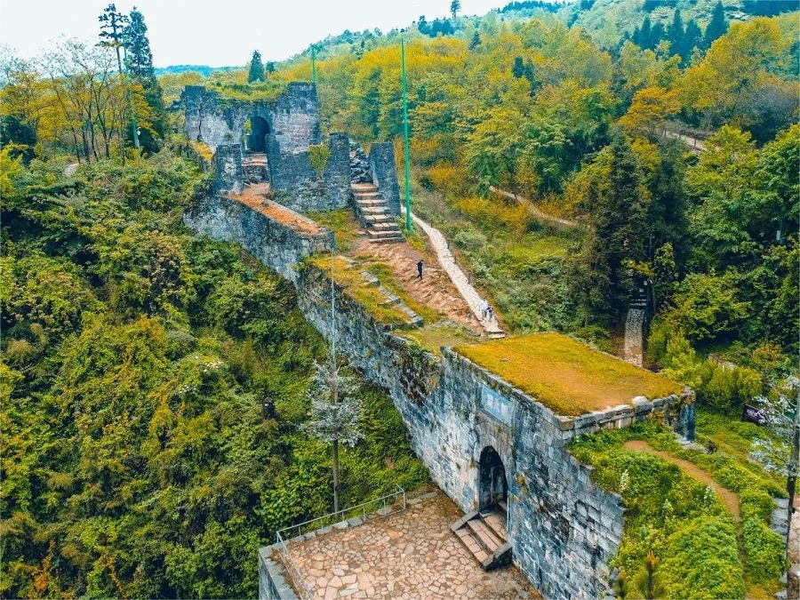 dragon-tiger-avenue-in-hailongtun-tusi-fortress-jpg dragon-tiger-avenue-in-hailongtun-tusi-fortress-jpg