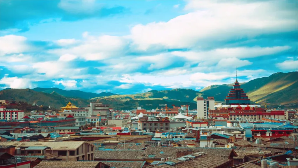 dukezong-ancient-town-1024x576-3