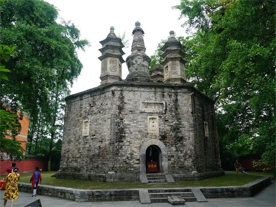 duobao-Pagoda-in-guangde-temple-jpg duobao-Pagoda-in-guangde-temple-jpg