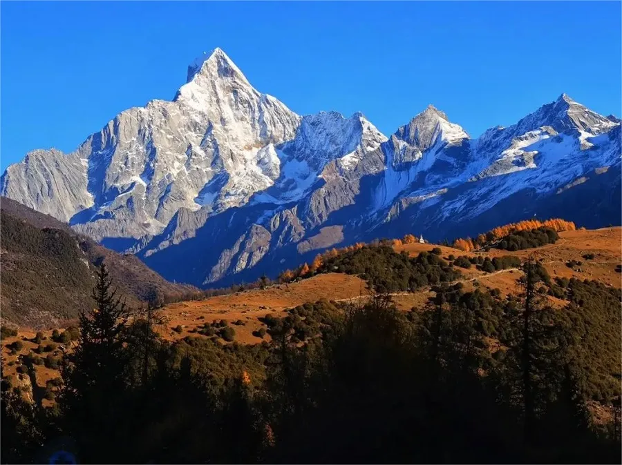 er-gu-niang-mountain-in-siguniang-mountain-scenic-area-jpg er-gu-niang-mountain-in-siguniang-mountain-scenic-area-jpg