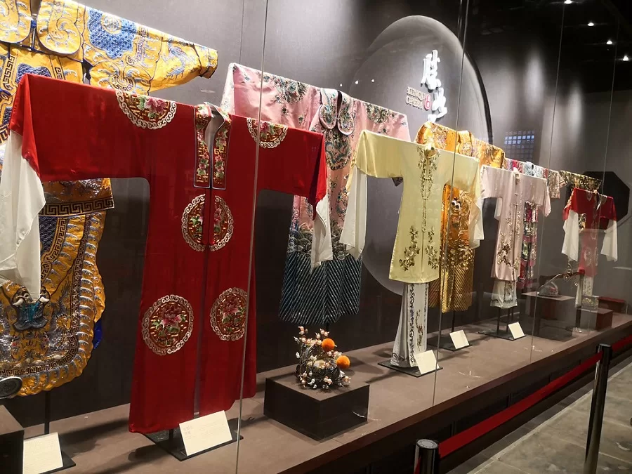 exquisite-costumes-and-props-in-suzhou-kunqu-opera-museum-jpg exquisite-costumes-and-props-in-suzhou-kunqu-opera-museum-jpg