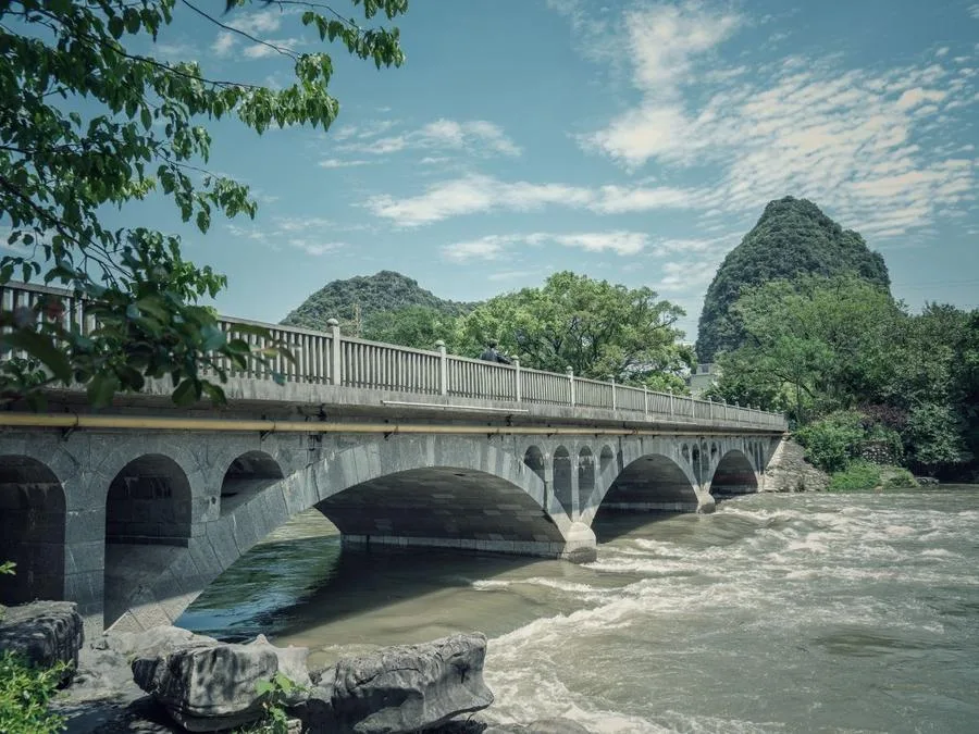 feiluan-bridge-in-reed-flute-cave-scenic-area-jpg feiluan-bridge-in-reed-flute-cave-scenic-area-jpg