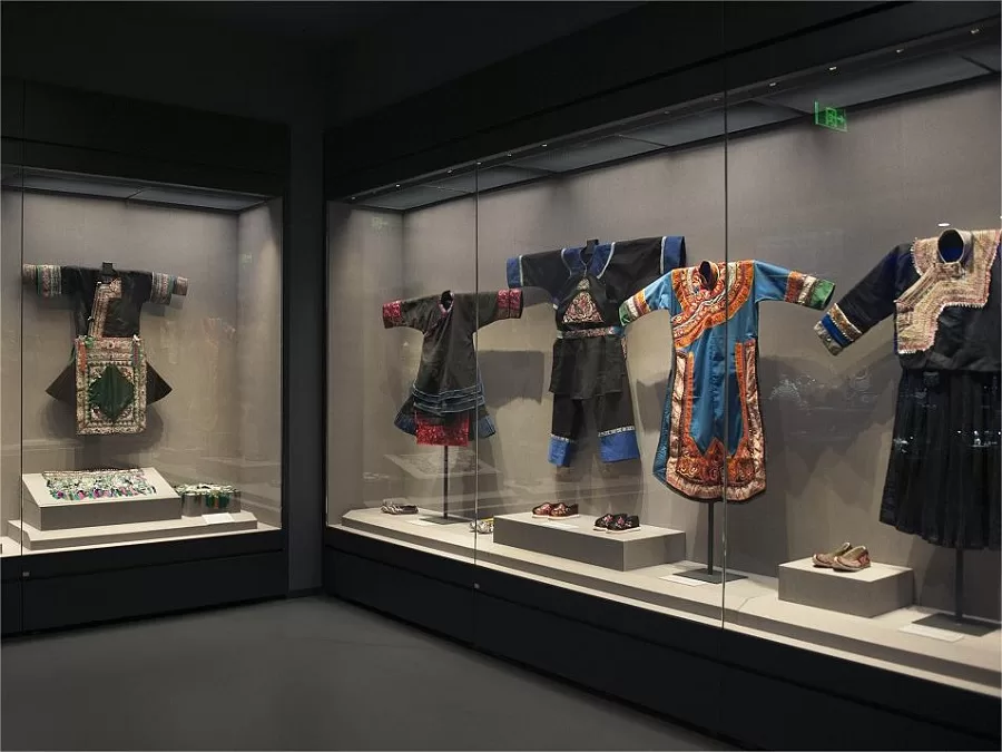 first-floor-in-guizhou-ethnic-and-folk-customs-museum-jpg first-floor-in-guizhou-ethnic-and-folk-customs-museum-jpg
