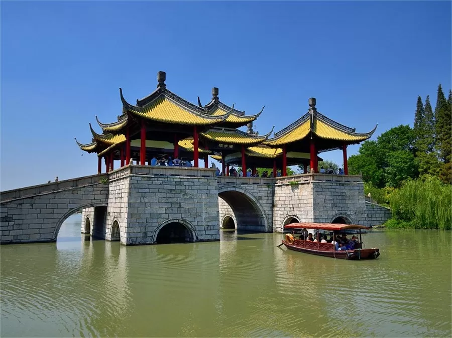 five-pavilion-bridge-in-slender-west-lake-yangzhou-jpg five-pavilion-bridge-in-slender-west-lake-yangzhou-jpg