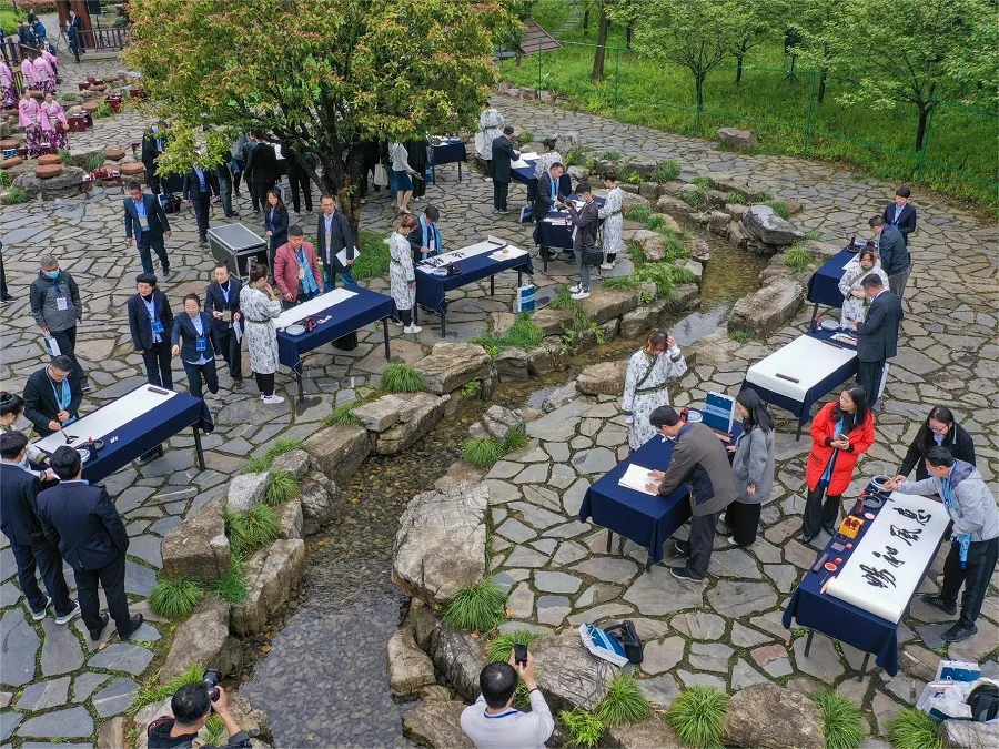 flowing-cups-floating-wine-in-orchid-pavilion-shaoxing-jpg flowing-cups-floating-wine-in-orchid-pavilion-shaoxing-jpg