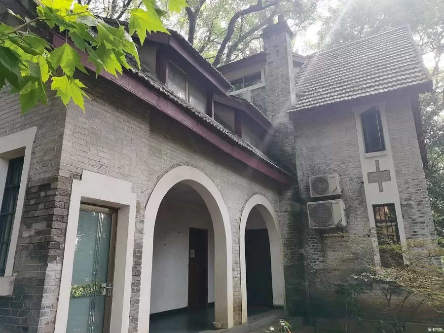 former-residences-of-celebrities-in-luojia-hill-jpg former-residences-of-celebrities-in-luojia-hill-jpg