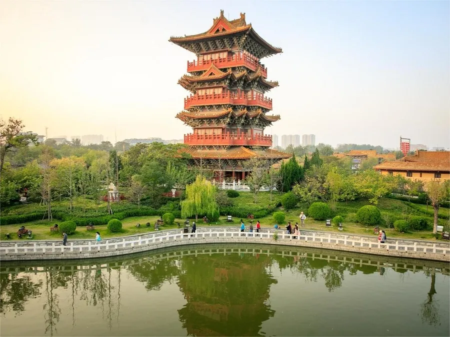 fu-yun-pavilion-in-qingming-riverside-landscape-garden-jpg fu-yun-pavilion-in-qingming-riverside-landscape-garden-jpg