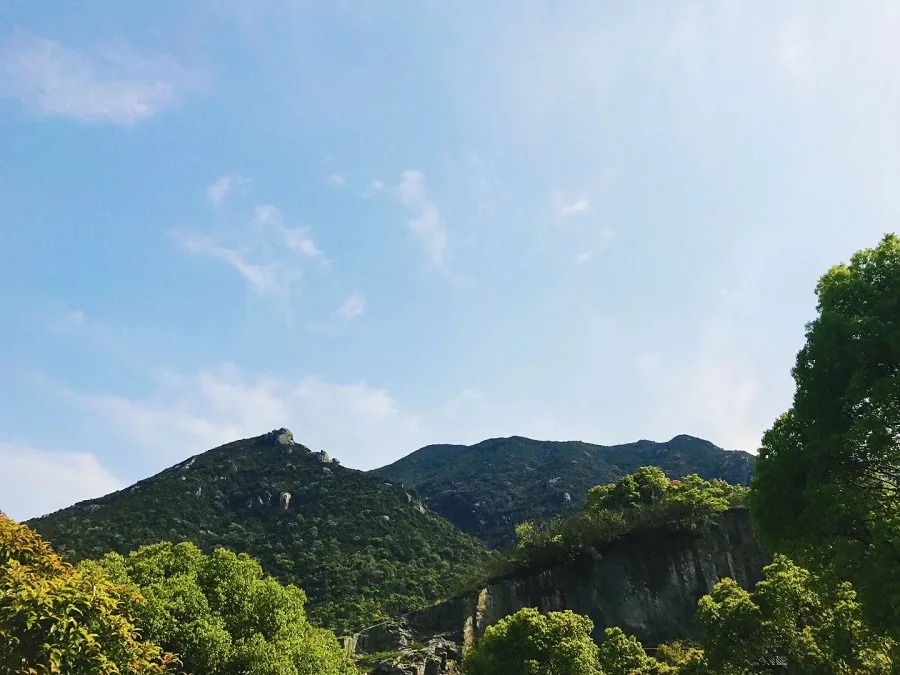 giant-buddha-rock-in-taohua-island-zhoushan-jpg giant-buddha-rock-in-taohua-island-zhoushan-jpg