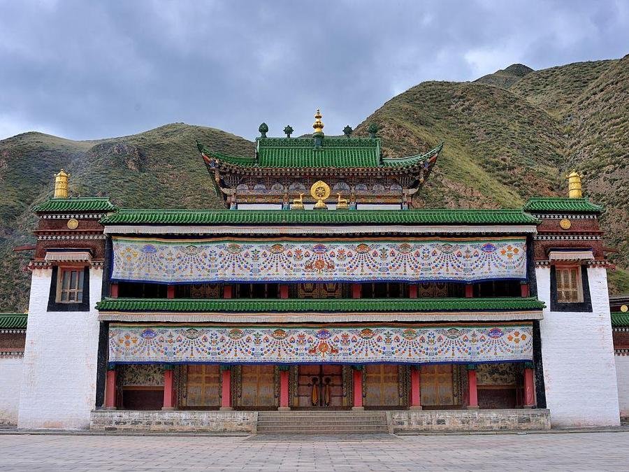 grand-sutra-hall-in-labrang-monatery-1 grand-sutra-hall-in-labrang-monatery-1