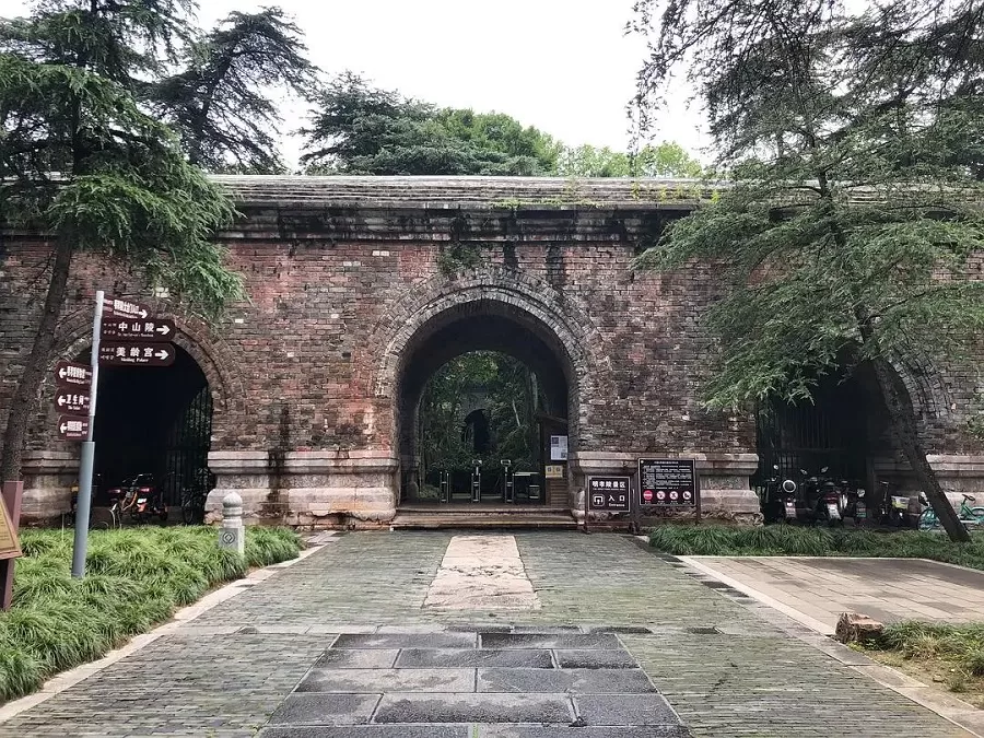 great-golden-gate-in-ming-xiaoling-mausoleum-jpg great-golden-gate-in-ming-xiaoling-mausoleum-jpg