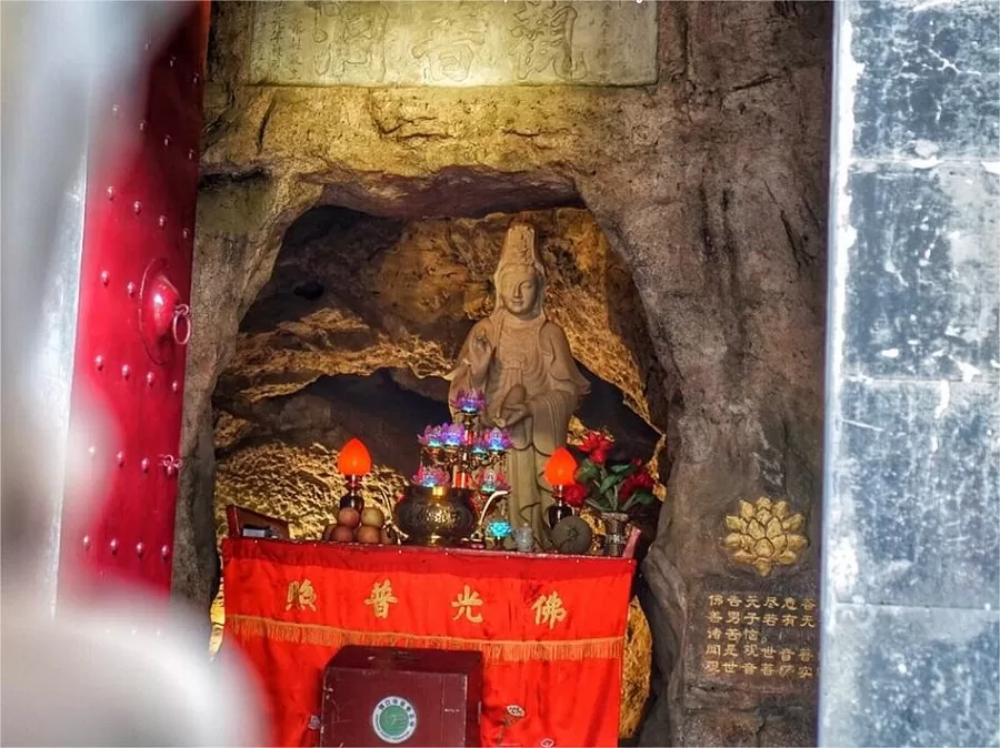 guanyin-cave-in-xijin-ferry-zhenjiang-jpg guanyin-cave-in-xijin-ferry-zhenjiang-jpg