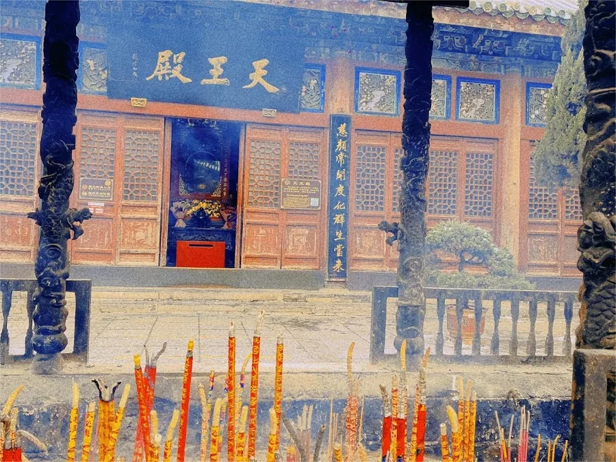 hall-of-the-heavenly-kings-in-daxiangguo-temple-jpg hall-of-the-heavenly-kings-in-daxiangguo-temple-jpg