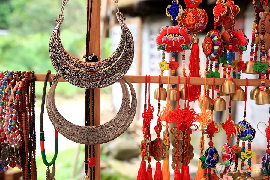 handicrafts-in-yandaixie-street-jpg handicrafts-in-yandaixie-street-jpg