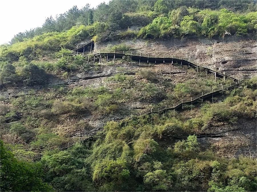 hiking-and-outdoor-activities-in-jianmen-pass hiking-and-outdoor-activities-in-jianmen-pass