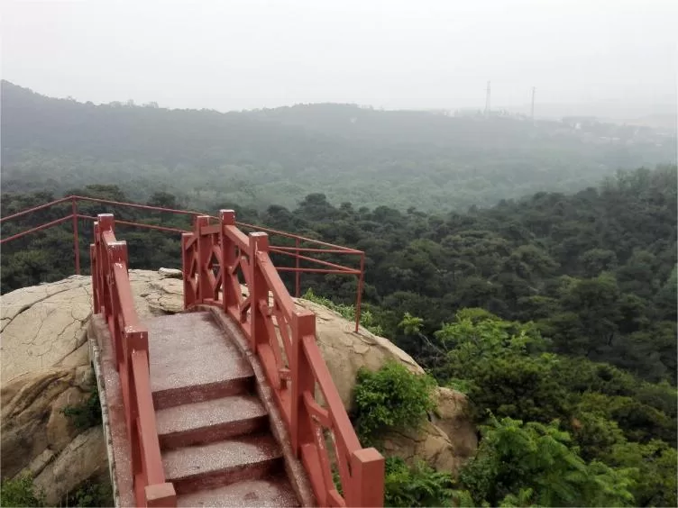 hiking-trails-in-lianfeng-moutain-jpg hiking-trails-in-lianfeng-moutain-jpg