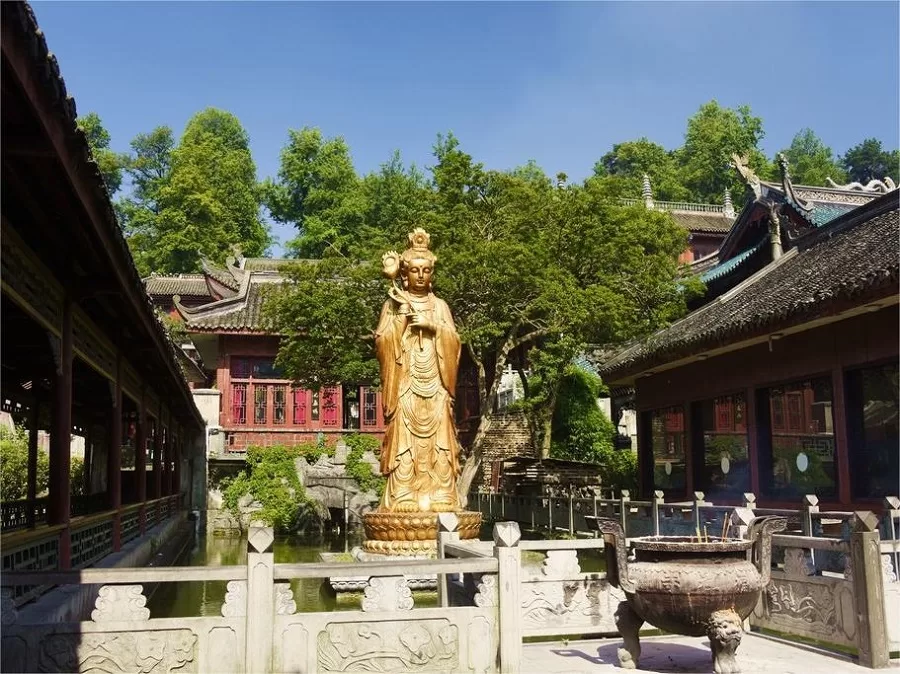hongfu-temple-in-qianling-mountain-park-jpg hongfu-temple-in-qianling-mountain-park-jpg