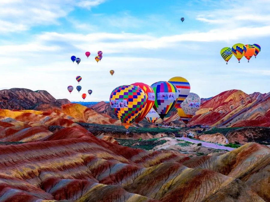 hot-air-balloon-rides-in-zhangye-danxia-geopark-jpg hot-air-balloon-rides-in-zhangye-danxia-geopark-jpg