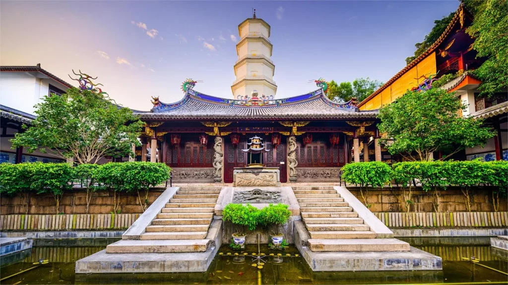 huiji-temple-in-mount-putuo-1024x576-1