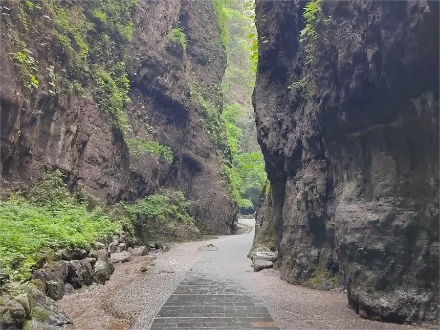 hundred-mile-valley-in-yesanpo-jpg hundred-mile-valley-in-yesanpo-jpg