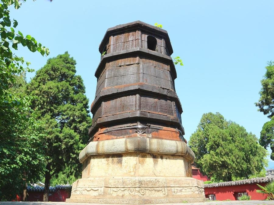 iron-pagoda-in-daimiao-temple iron-pagoda-in-daimiao-temple