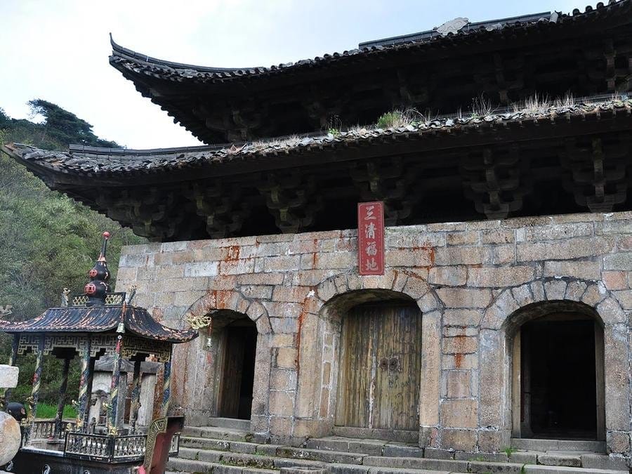 jade-spirit-pavilion-in-sanqing-mountain jade-spirit-pavilion-in-sanqing-mountain