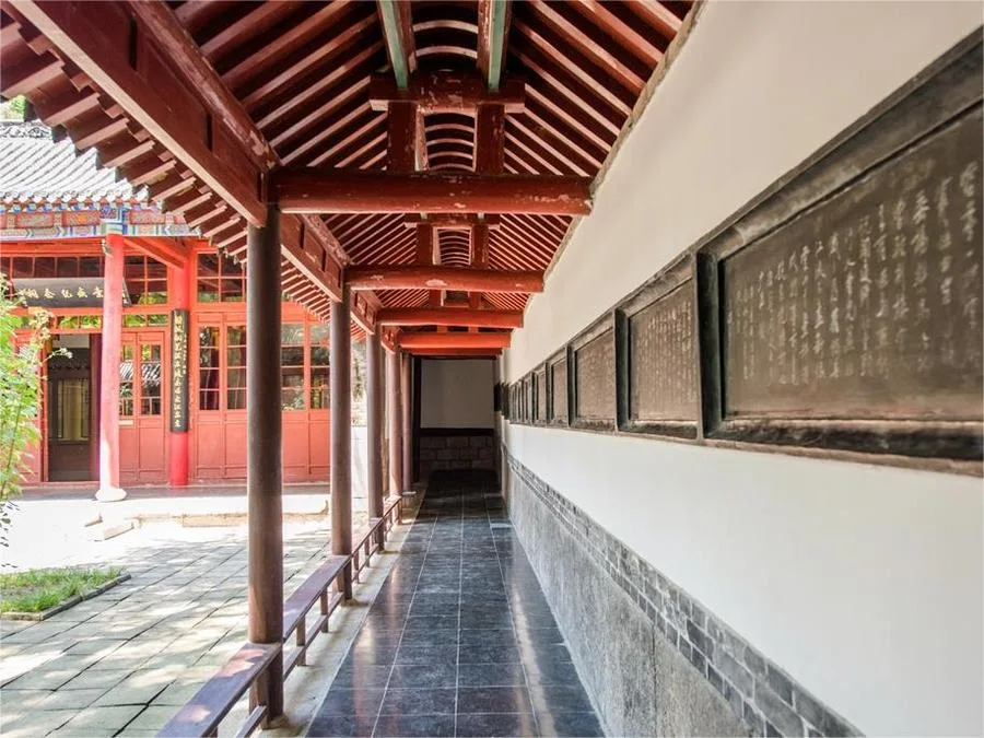 jiaxuan-temple-in-daming-lake-jpg jiaxuan-temple-in-daming-lake-jpg