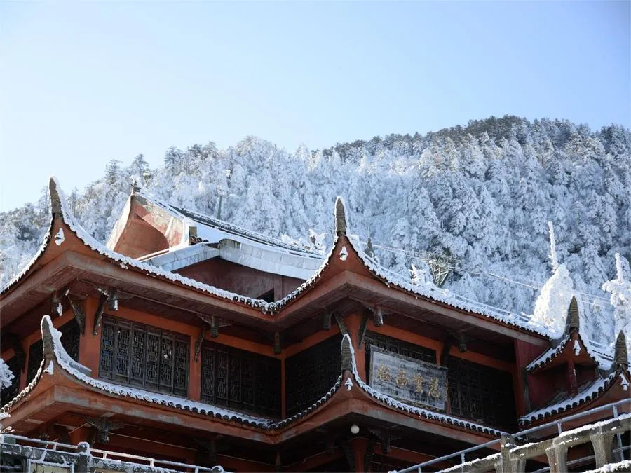 jieyin-hall-in-mount-emei-jpg jieyin-hall-in-mount-emei-jpg