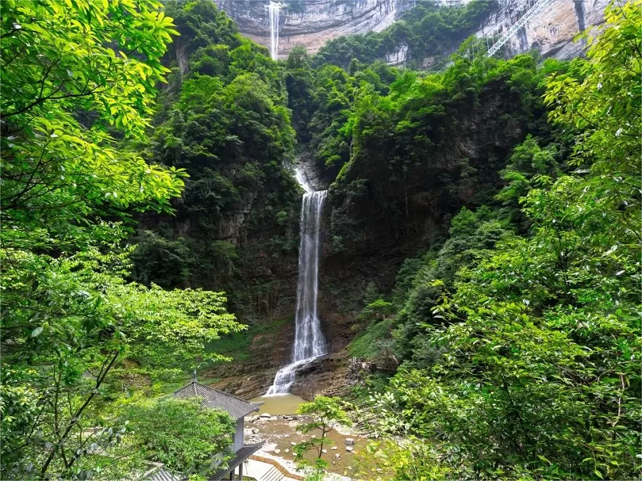 karst-caves-and-waterfalls-in-three-gorges-bamboo-sea-jpeg karst-caves-and-waterfalls-in-three-gorges-bamboo-sea-jpeg