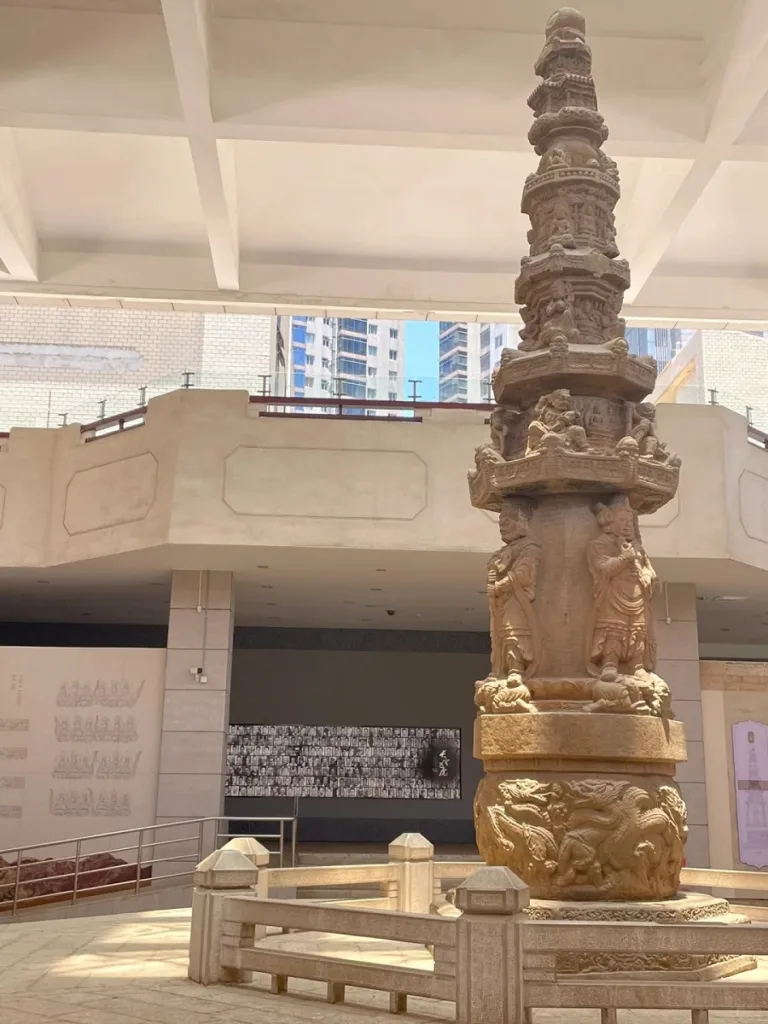 kunming-museum-1-768x1024-1 kunming-museum-1-768x1024-1