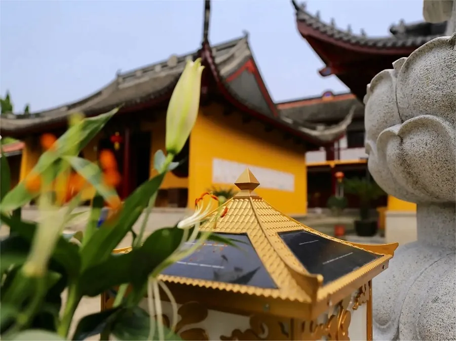 lianghuang-temple-in-qiantong-anicent-town-ningbo-jpg lianghuang-temple-in-qiantong-anicent-town-ningbo-jpg
