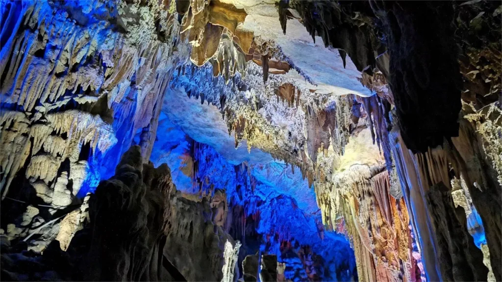 lingqi-cave-zhejiang-1024x576-3 lingqi-cave-zhejiang-1024x576-3