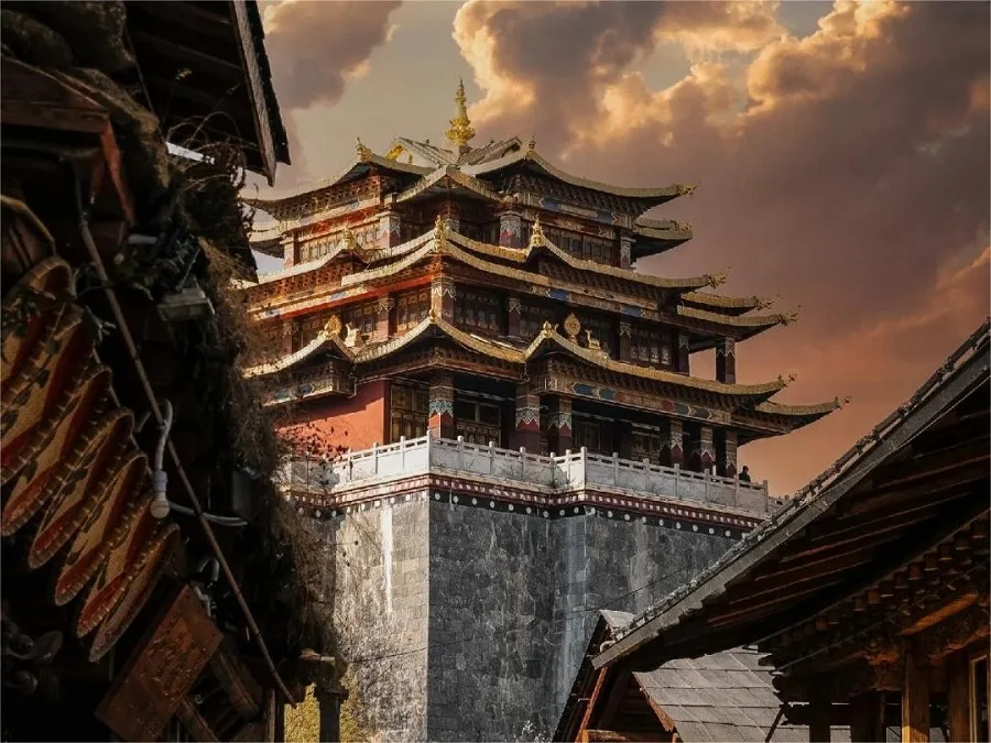 local-customs-in-dukezong-ancient-town-jpg local-customs-in-dukezong-ancient-town-jpg