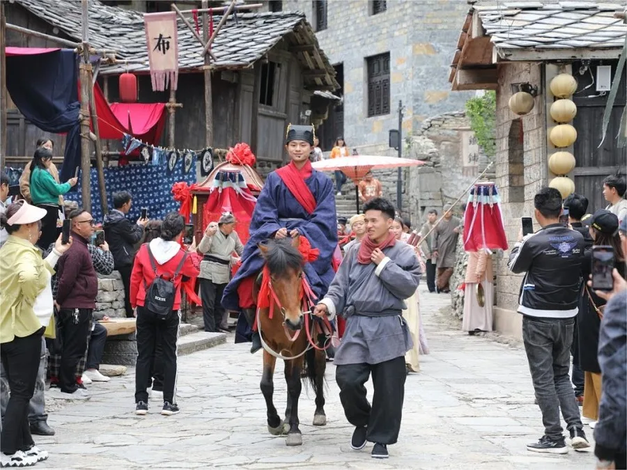 local-festivals-in-yunfeng-tupu-anshun-jpeg local-festivals-in-yunfeng-tupu-anshun-jpeg