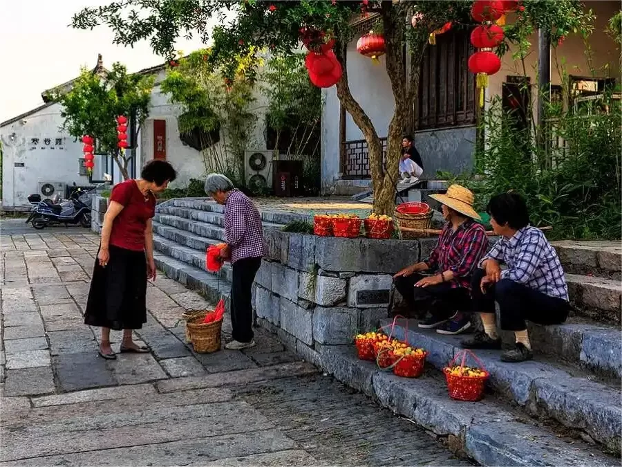 local-products-in-luxiang-ancient-village-jpg local-products-in-luxiang-ancient-village-jpg