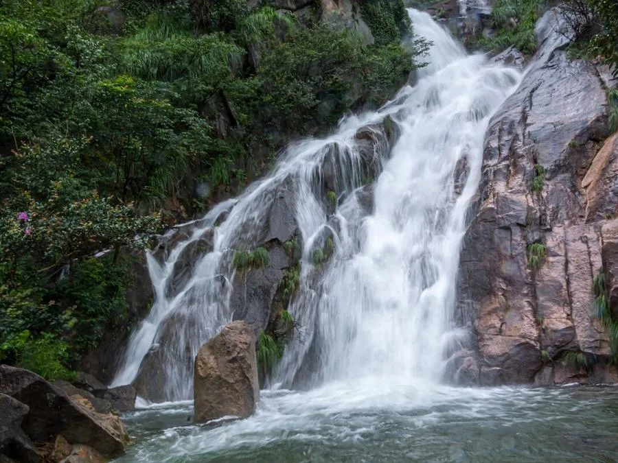 longtan-waterfall-in-laoshan-mountain-jpg longtan-waterfall-in-laoshan-mountain-jpg