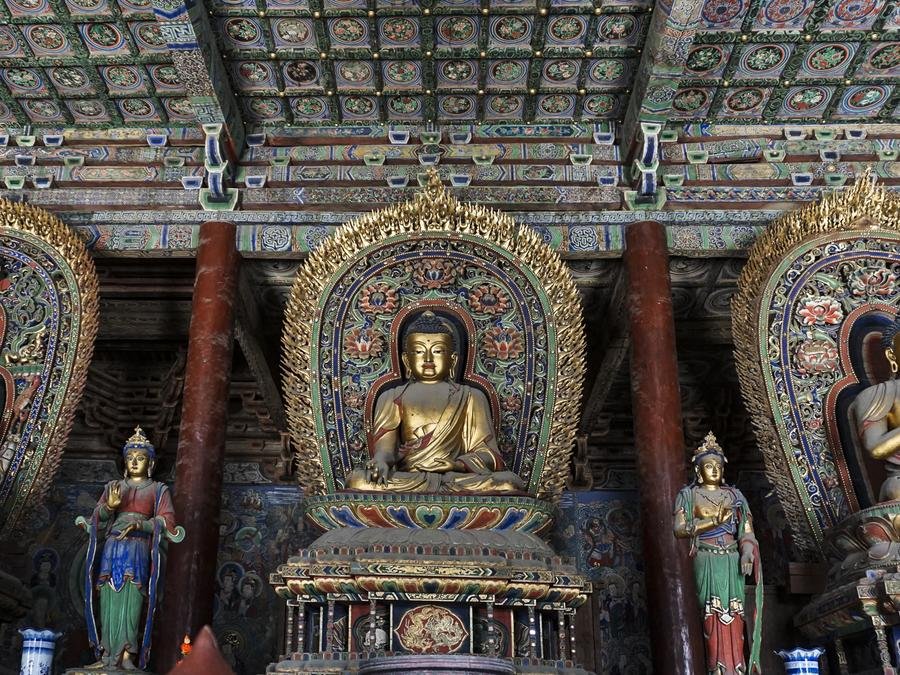 mahavira-hall-in-huayan-temple-datong mahavira-hall-in-huayan-temple-datong