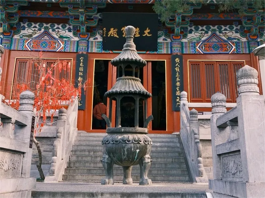 mahavira-hall-in-xiangshan-temple-luoyang-jpg mahavira-hall-in-xiangshan-temple-luoyang-jpg