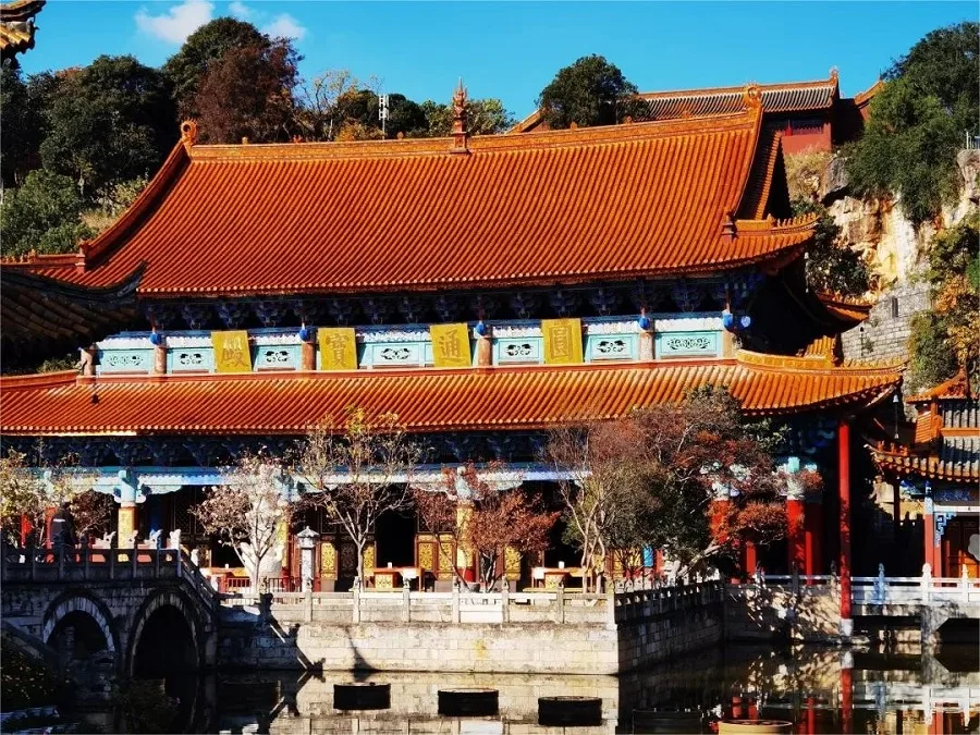 mahavira-hall-in-yuantong-temple-kunming-jpg mahavira-hall-in-yuantong-temple-kunming-jpg