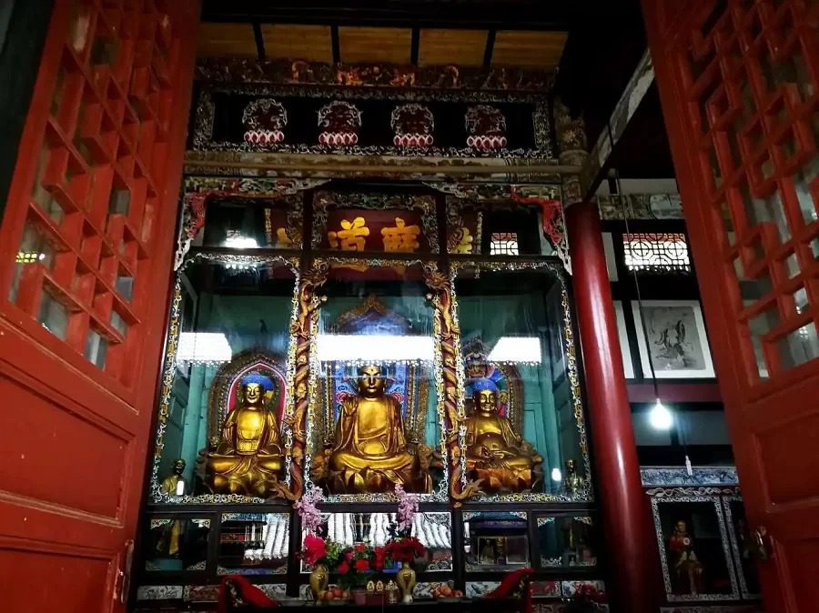 main-hall-and-pagoda-in-shengshou-temple-in-baodingshan-jpg main-hall-and-pagoda-in-shengshou-temple-in-baodingshan-jpg
