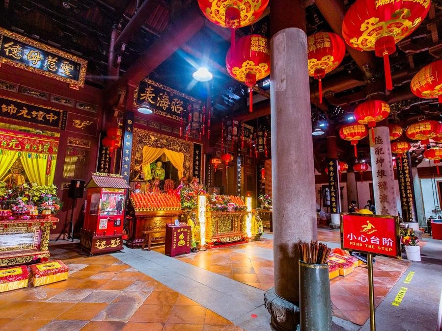 main-hall-in-tianhou-palace-in-quanzhou main-hall-in-tianhou-palace-in-quanzhou